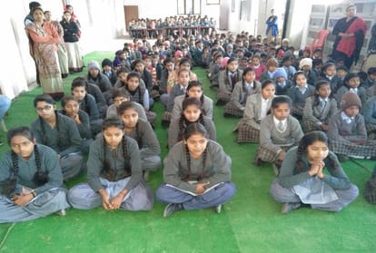 police ki pathshala held under aparajita 100 million smiles in mainpuri