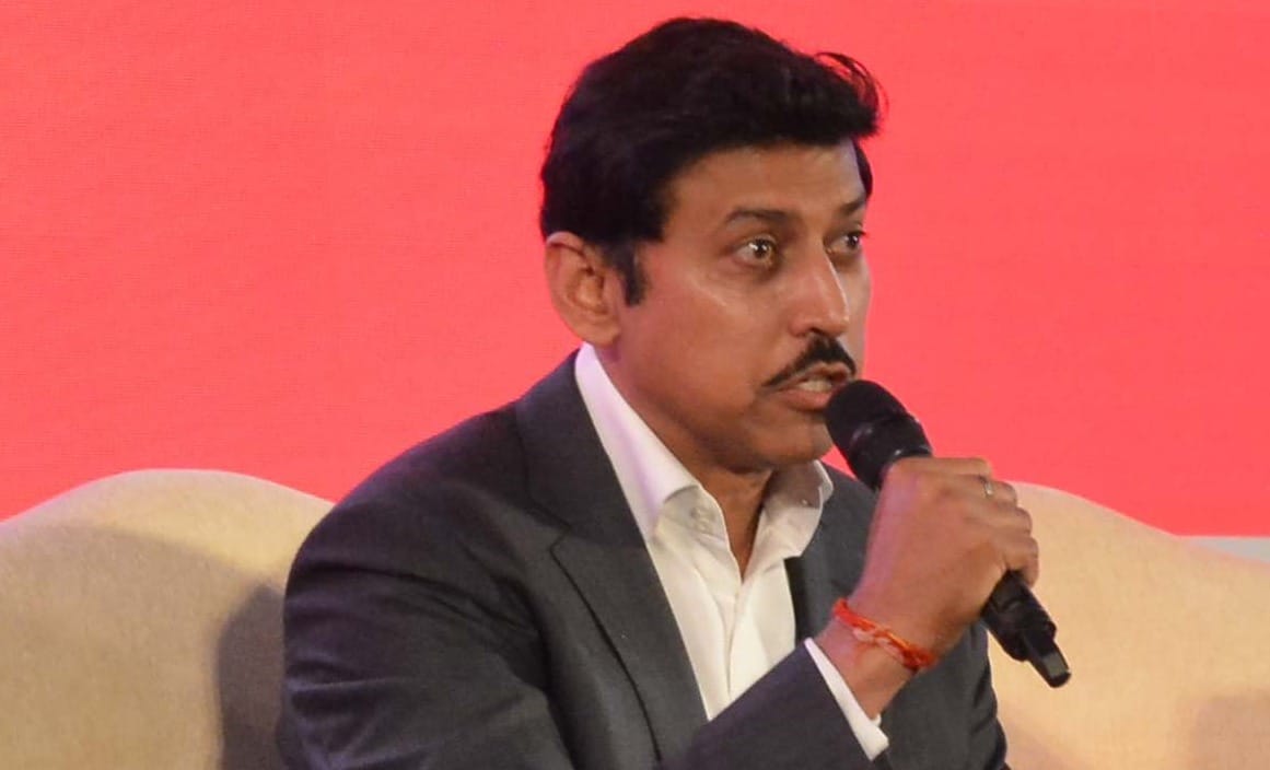 Rajyavardhan singh rathore says that indian should learn to migrants