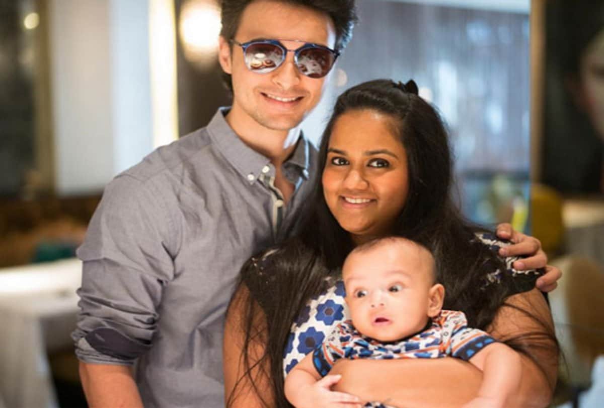 salman khan father salim khan become horse at the age of 83 for arpita son