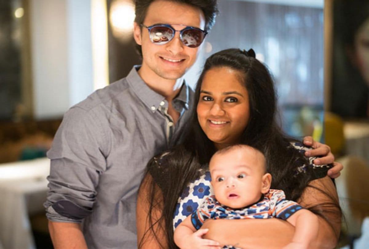 salman khan father salim khan become horse at the age of 83 for arpita son