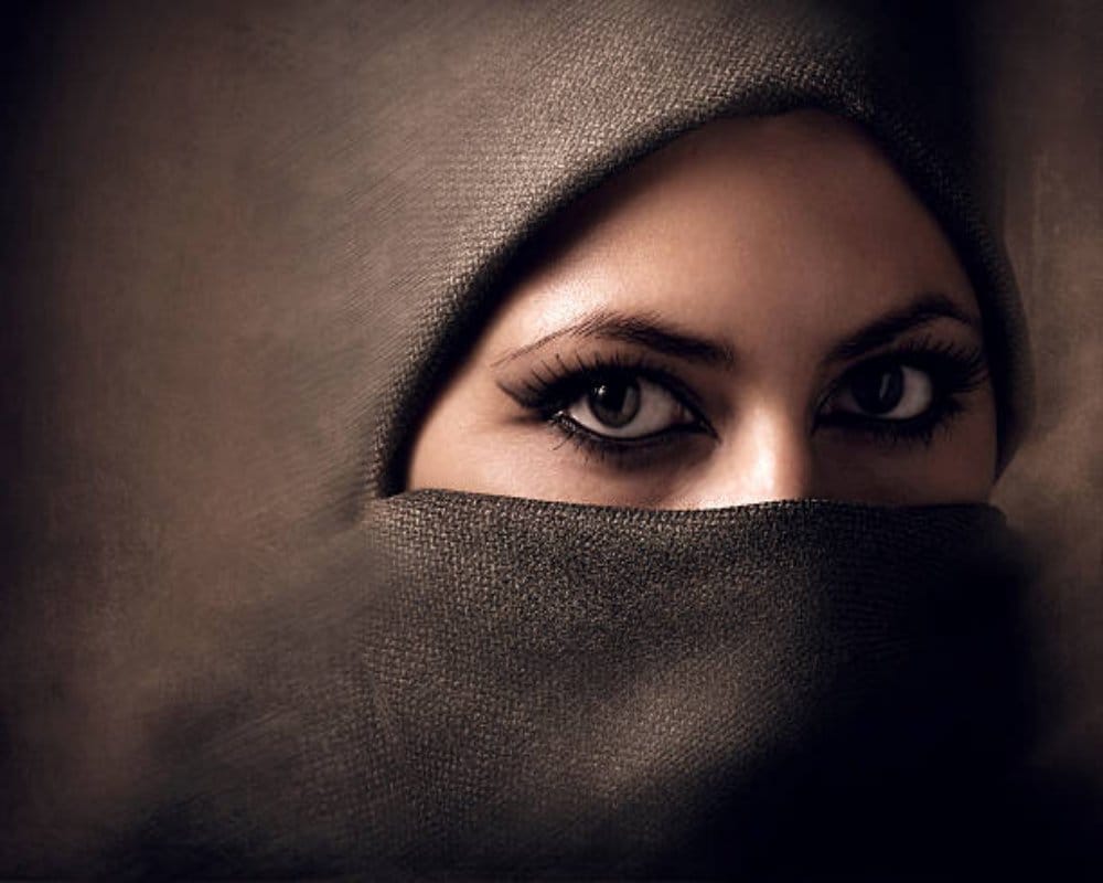 Know about a true story of Saudi Arabia women life Behind the Veil