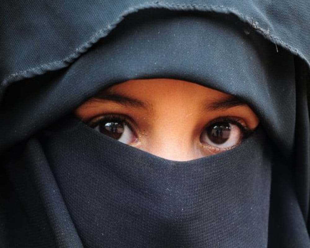 Know about a true story of Saudi Arabia women life Behind the Veil
