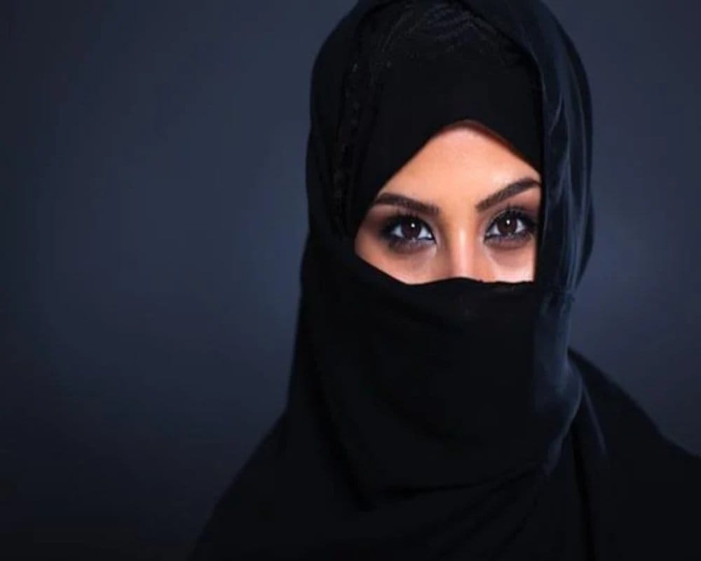 Know about a true story of Saudi Arabia women life Behind the Veil