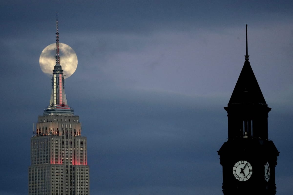 Pictures of Super blood wolf moon in world