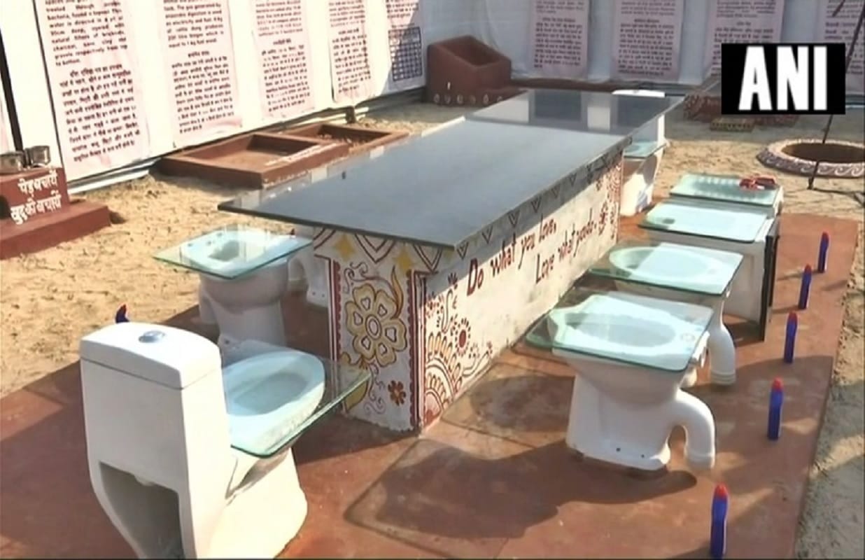 kumbh mela 2019:Sadhvi Bhagwati is Running toilet cafeteria kumbh for cleanliness awareness