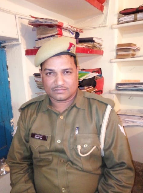सिपाही की सजगता ने बचाईं महिला की जान