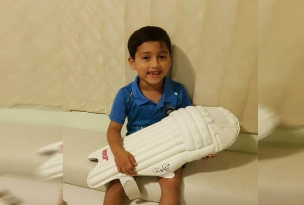Virat kohli gift his batting pad to uttarakhand boy after India vs australia match wins