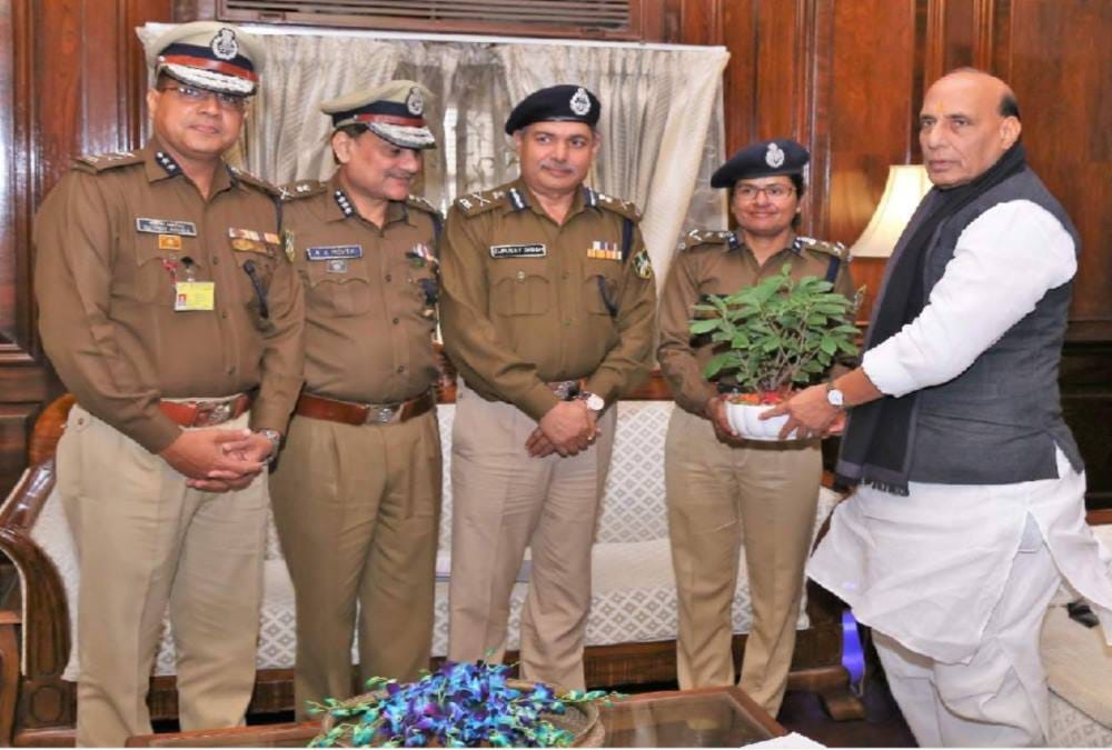 Rajnath singh honoured to Ips aparna kumar for climbed South pole