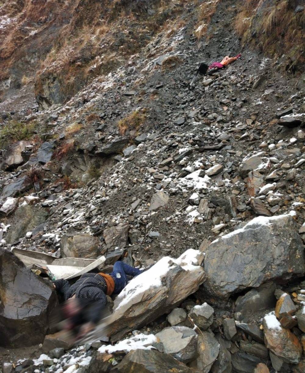 vehicle skid on snow fell into gorge at chamoli