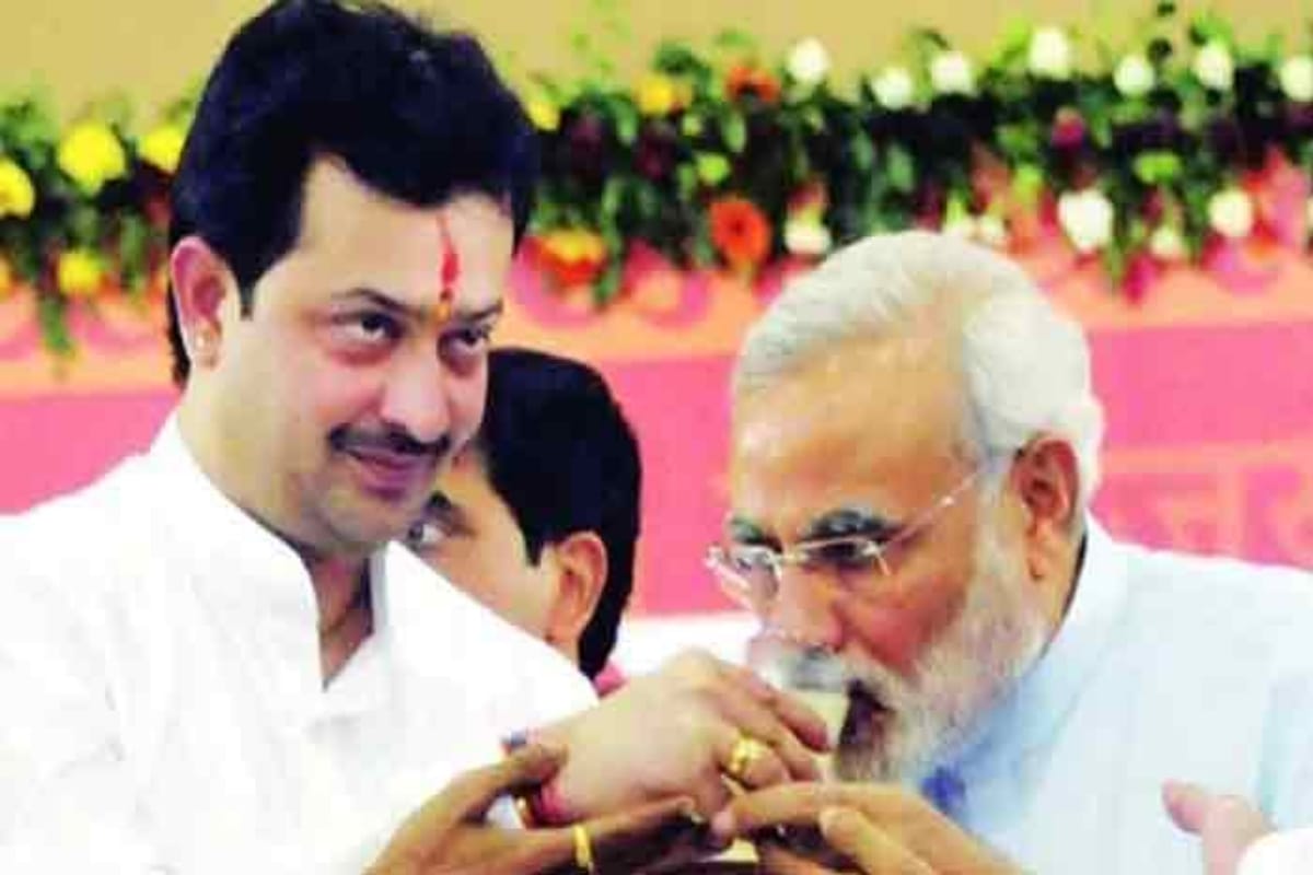 Bhaiyyu ji maharaj was the fond of the many luxury cars and watch
