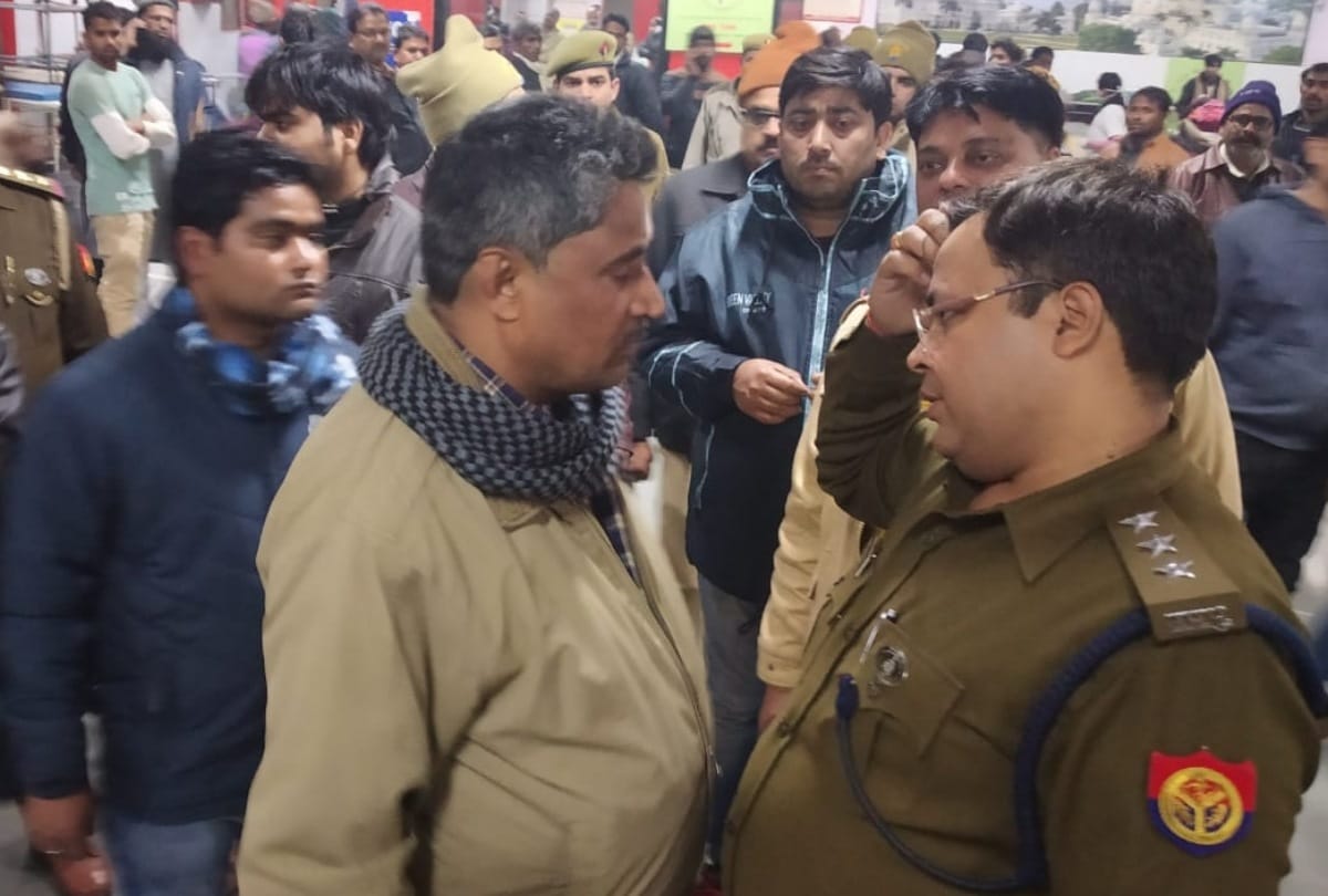 criminals attacked on railway contractor in lucknow