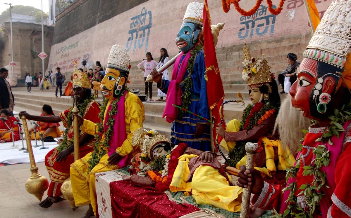 Grand welcome of migrants in varanasi see photos