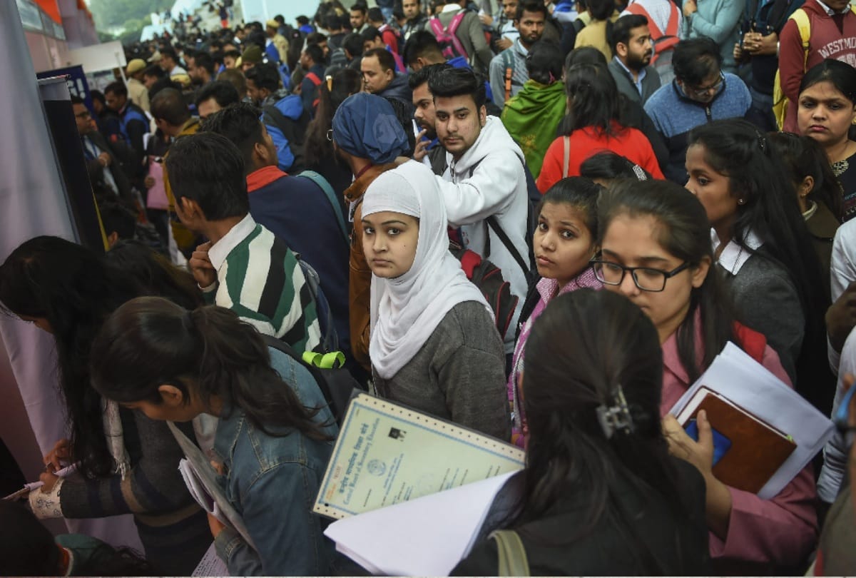 UP Metro recruitment 2019 apply for post of Assistant Manager and Public Relations Assistant