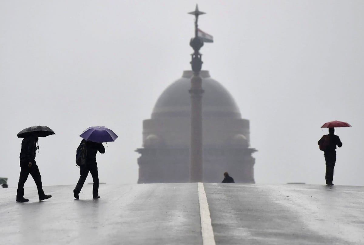 weather update heavy rains lashes out in delhi ncr rains traffic jam in several areas