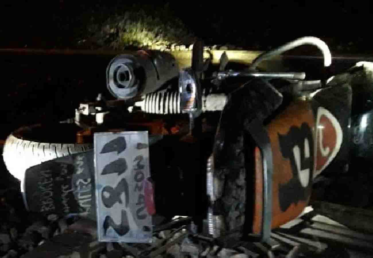 byk found on railway track at night driver stop train save from accident