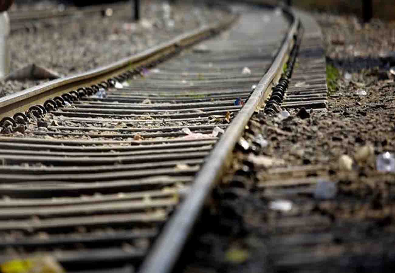 byk found on railway track at night driver stop train save from accident