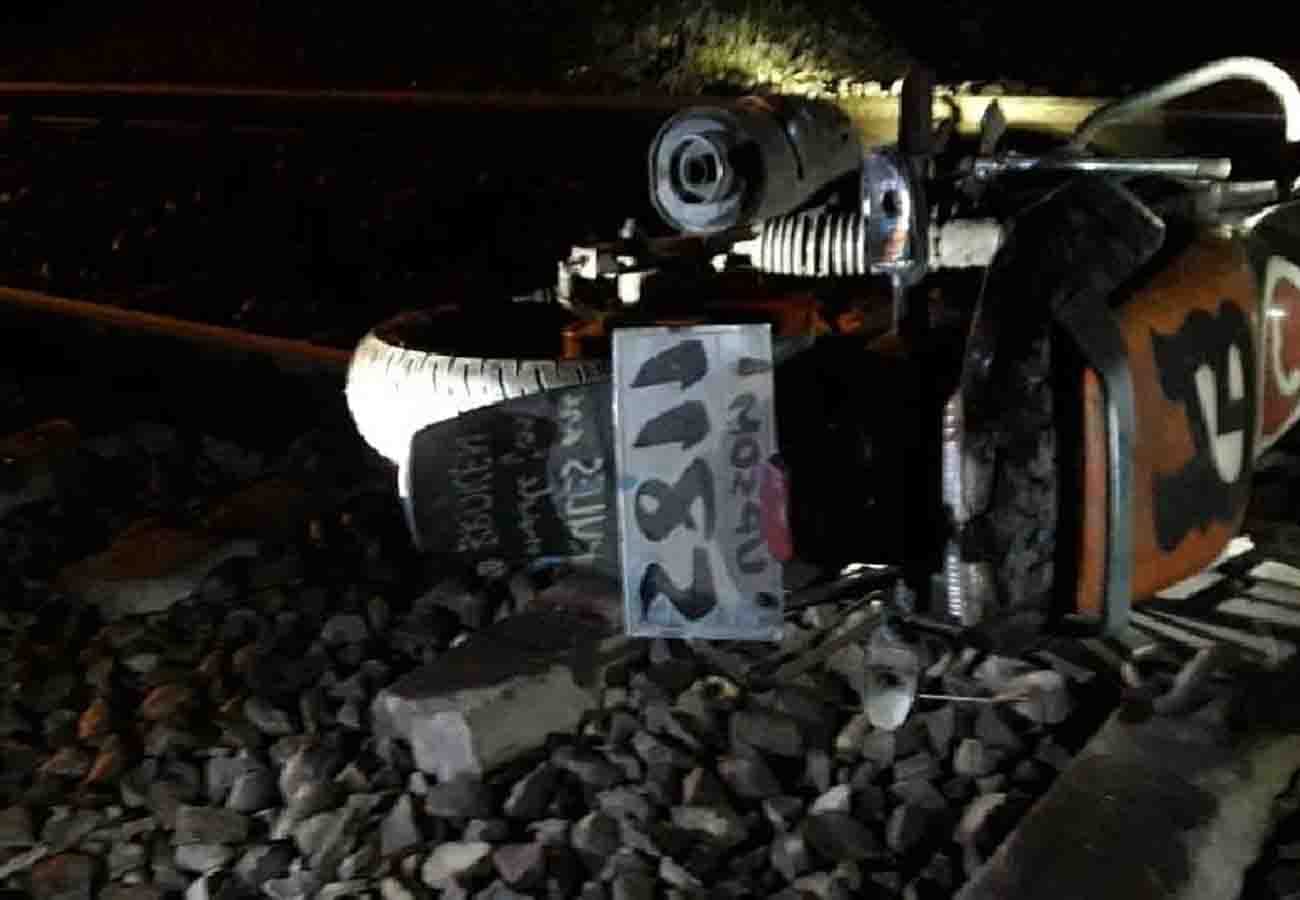 byk found on railway track at night driver stop train save from accident