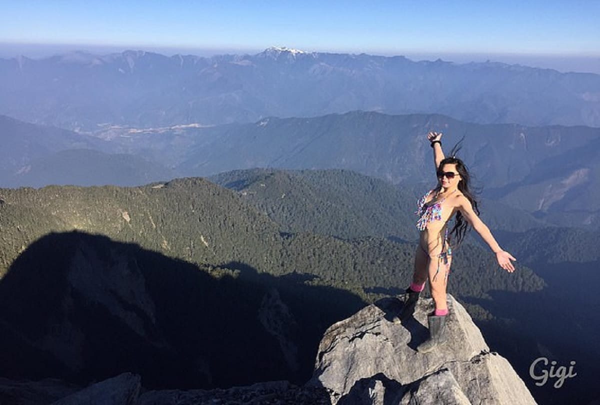famous bikini hiker gigi wu died on fell from mountain fall due to taken selfie