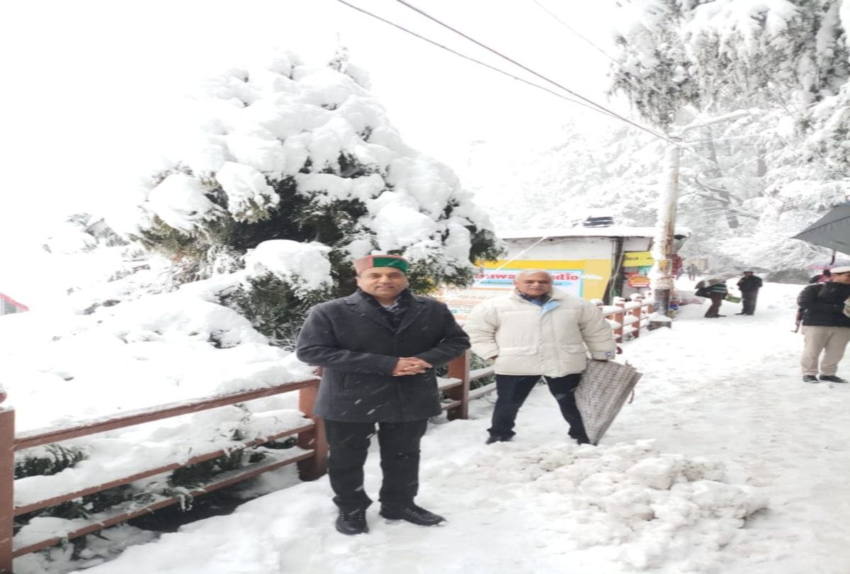 Chief Minister Jairam Thakur reviewed the situation during the snowfall in shimla