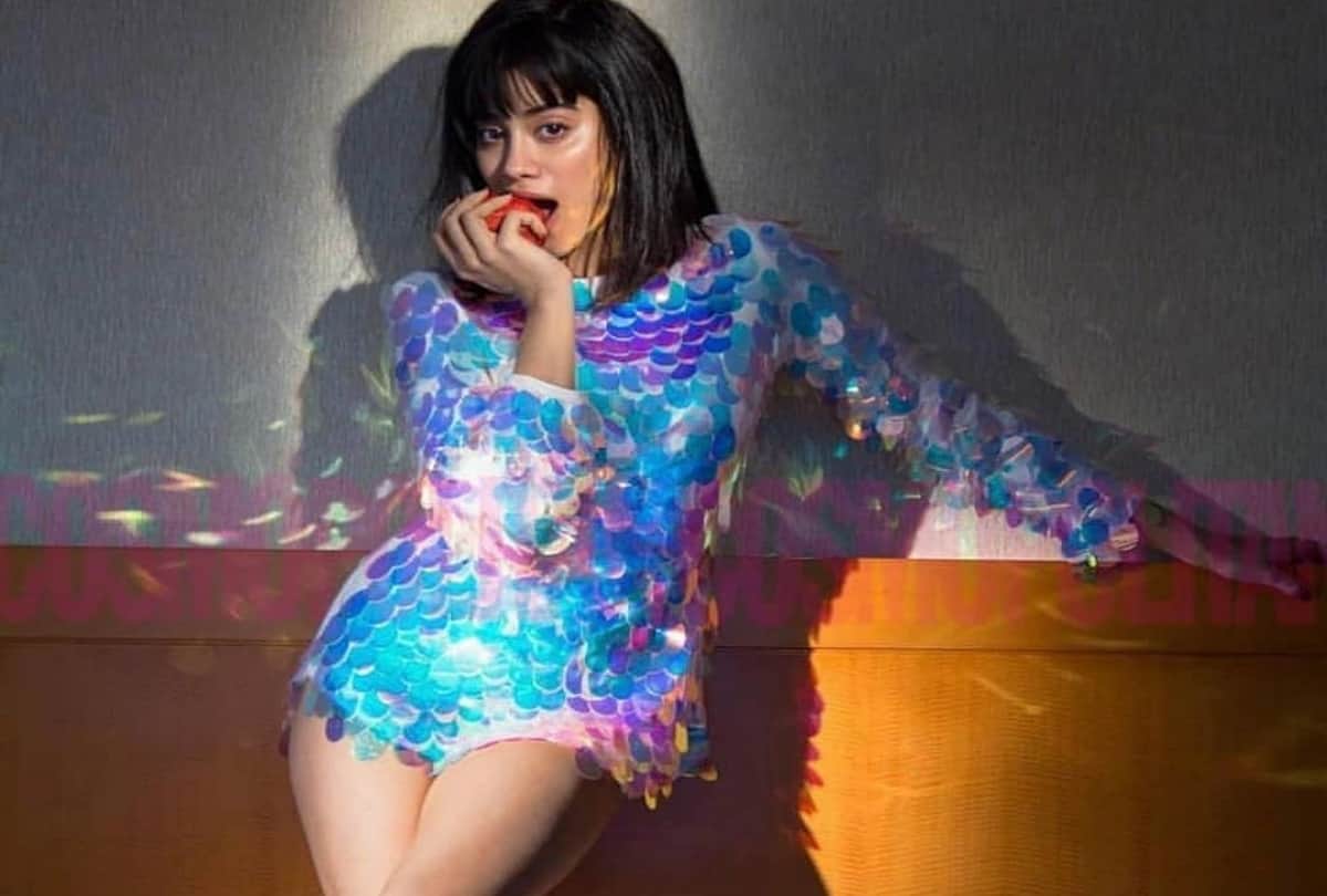 Janhvi Kapoor trolled after wearing a GandiCopy of a Balmain dress