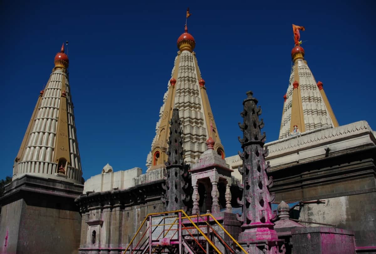 know about the tourist spot in kolhapur maharashtr