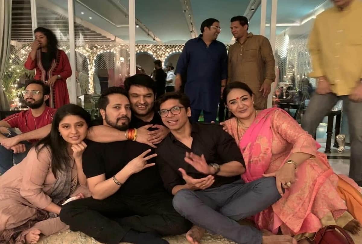Kapil Sharma and Ginni Chatrath Celebrate Musical night with Mika Singh, Shaan and others at house