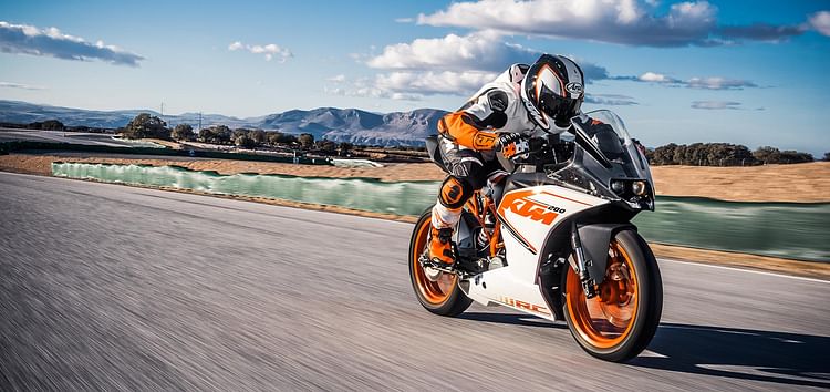 Ktm rc 200 discount on the road price