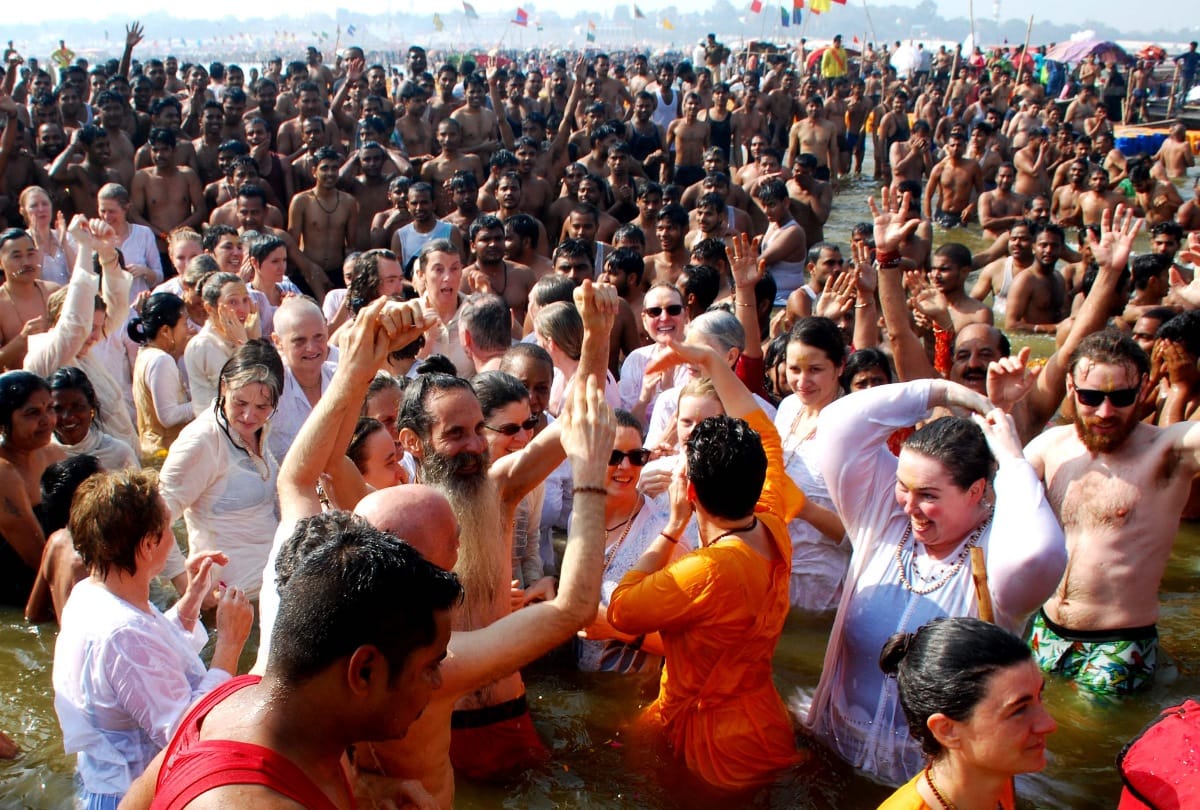 kumbh mela History 2019 Foreign sages holy dip in sangam at prayagraj