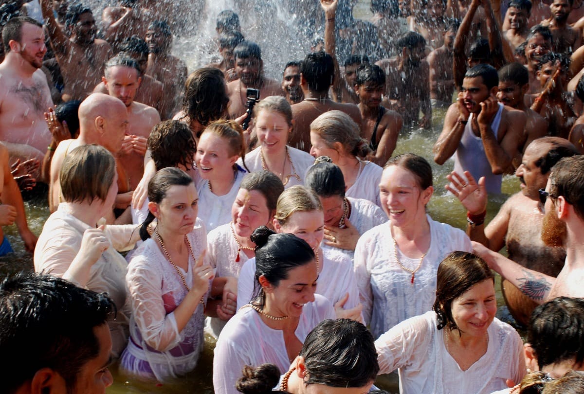 kumbh mela History 2019 Foreign sages holy dip in sangam at prayagraj