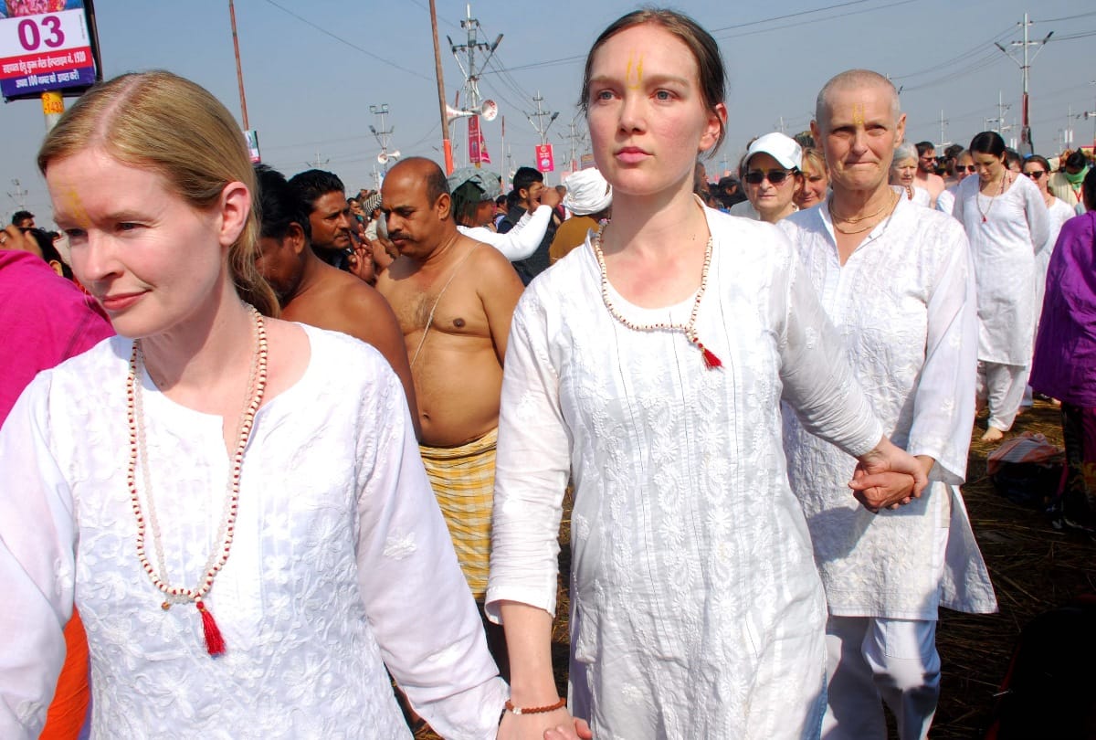 special bhagwat katha for foreigner devotees in kumbh mela 2019
