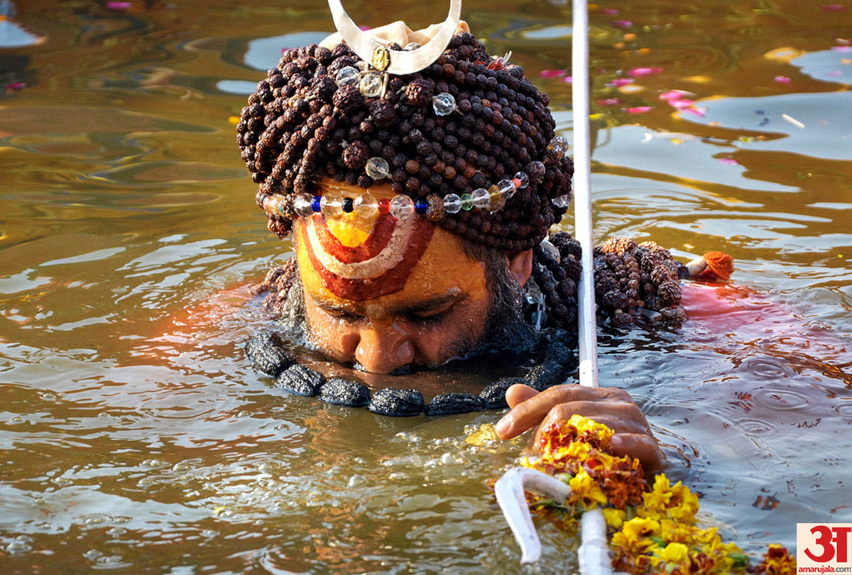 Kumbh Mela 2019 unknown and mysterious facts of naga sadhu life akhada