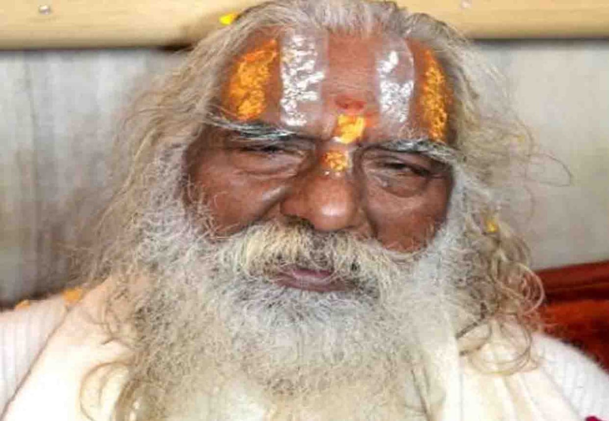 Lucknow: Mahant Nritya Gopal Das, discharged from Medanta, reached Ayodhya by ambulance