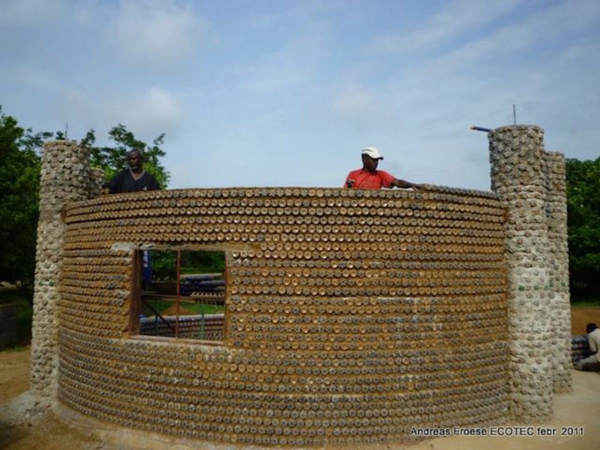 Nigerian people are making homes with plastic bottles
