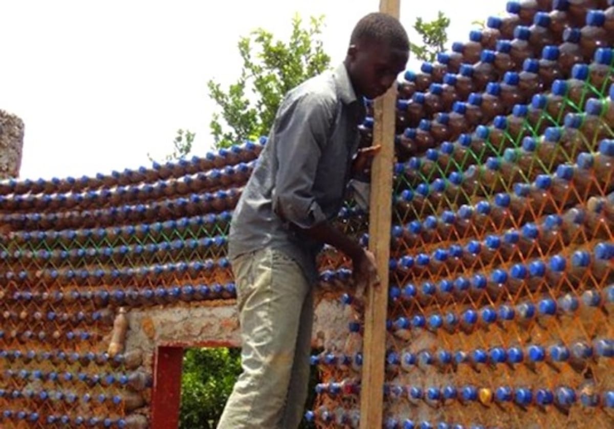 Nigerian people are making homes with plastic bottles