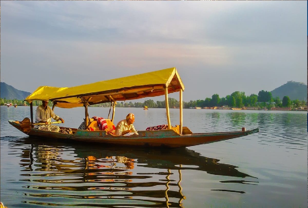 jammu kashmir tourist places for 15 days tour in state, tracking, snow sites, boating and valley
