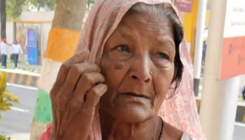 Old mother wants meet to PM Modi for take back her son from Nepal