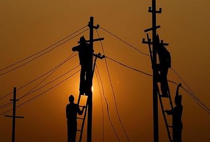 Sri Lanka plunges into 10 hour daily power cut as fuel crisis know how the situation got worse