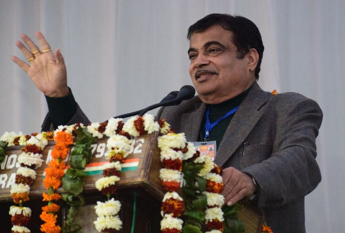 nitin gadkari promised clean yamuna under namami gange projects in agra