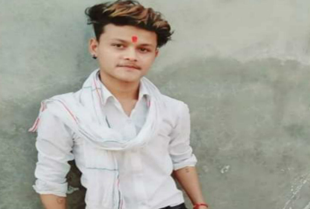 Engineering College security guard stolen Rs 41 lakh in agra