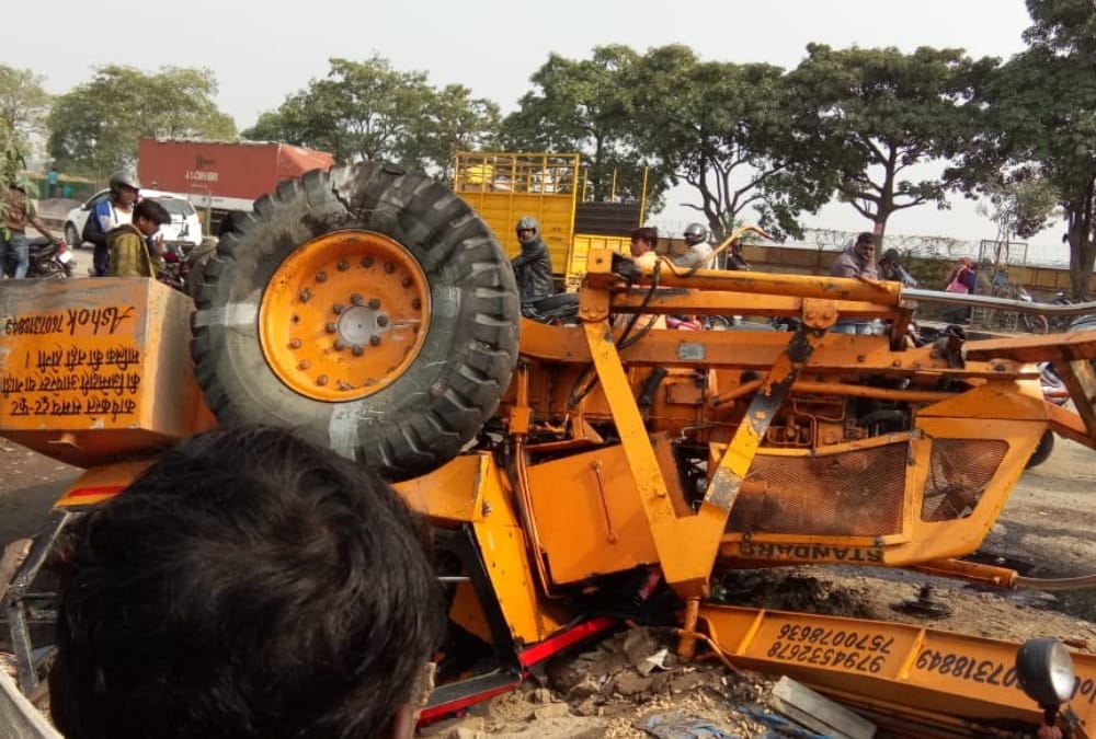 three died in an accident near amausi airport in lucknow.