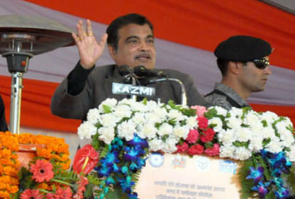 nitin gadkari promised clean yamuna under namami gange projects in agra