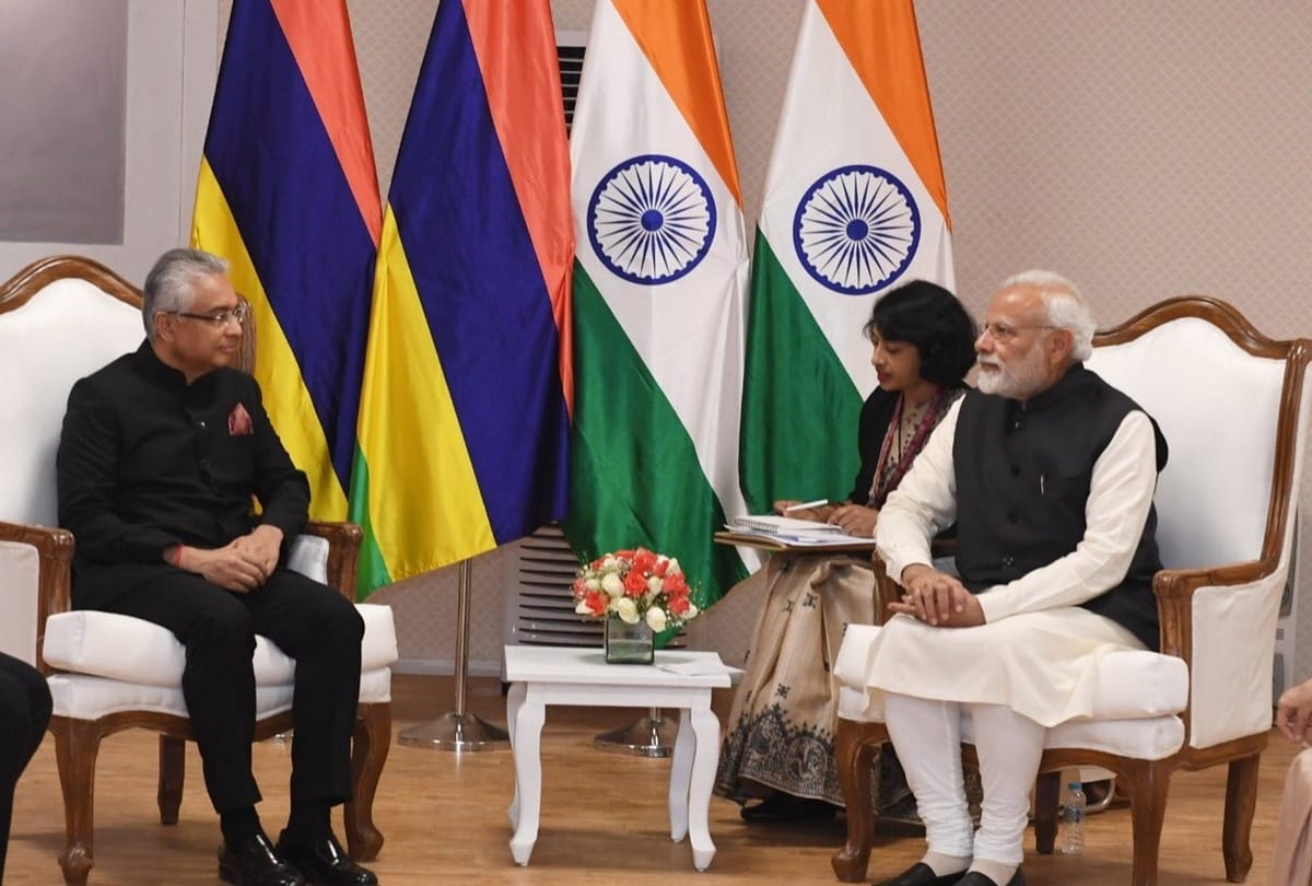 Bilateral talks between narendra modi and mauritius PM pravind jugnauth