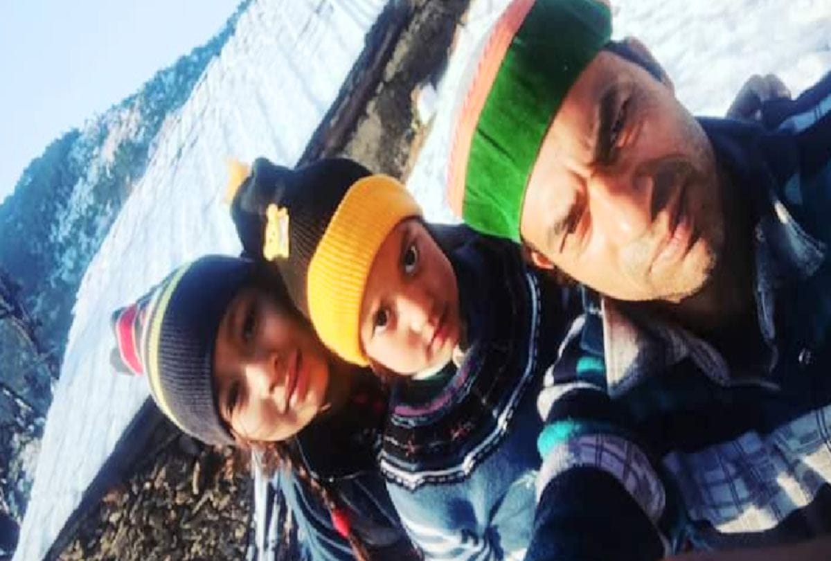 national girl child day: daughters selfie at workplace in himachal pradesh