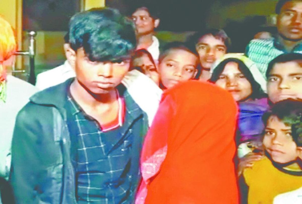 love couple get married at police station in firozabad
