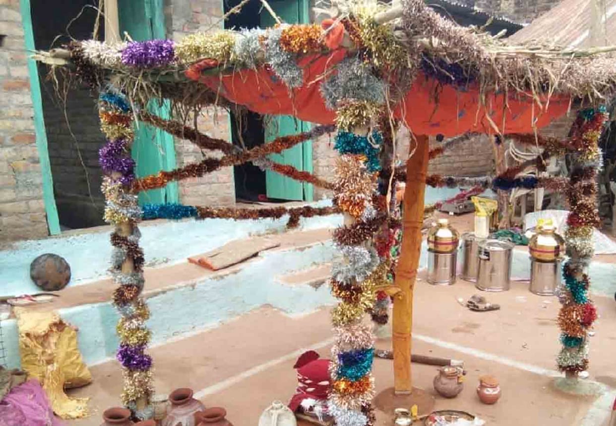 beating in wedding during jaymala in jalaun