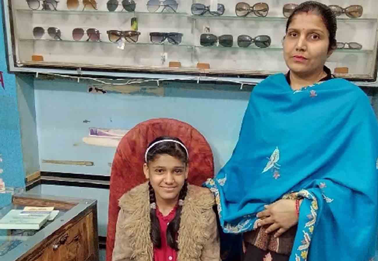 National girls day share selfie with daughter at workplace