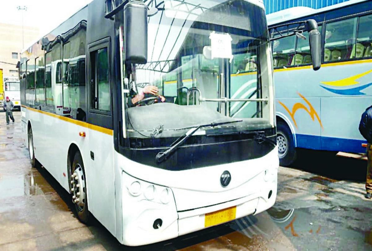 know about pratiksha das mumbai bus driver