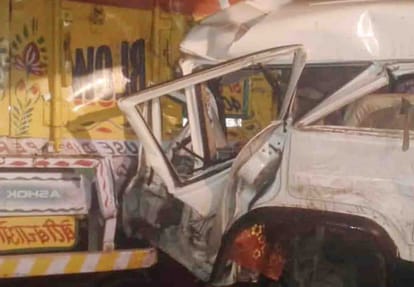 road accident in fatehpur, five people died