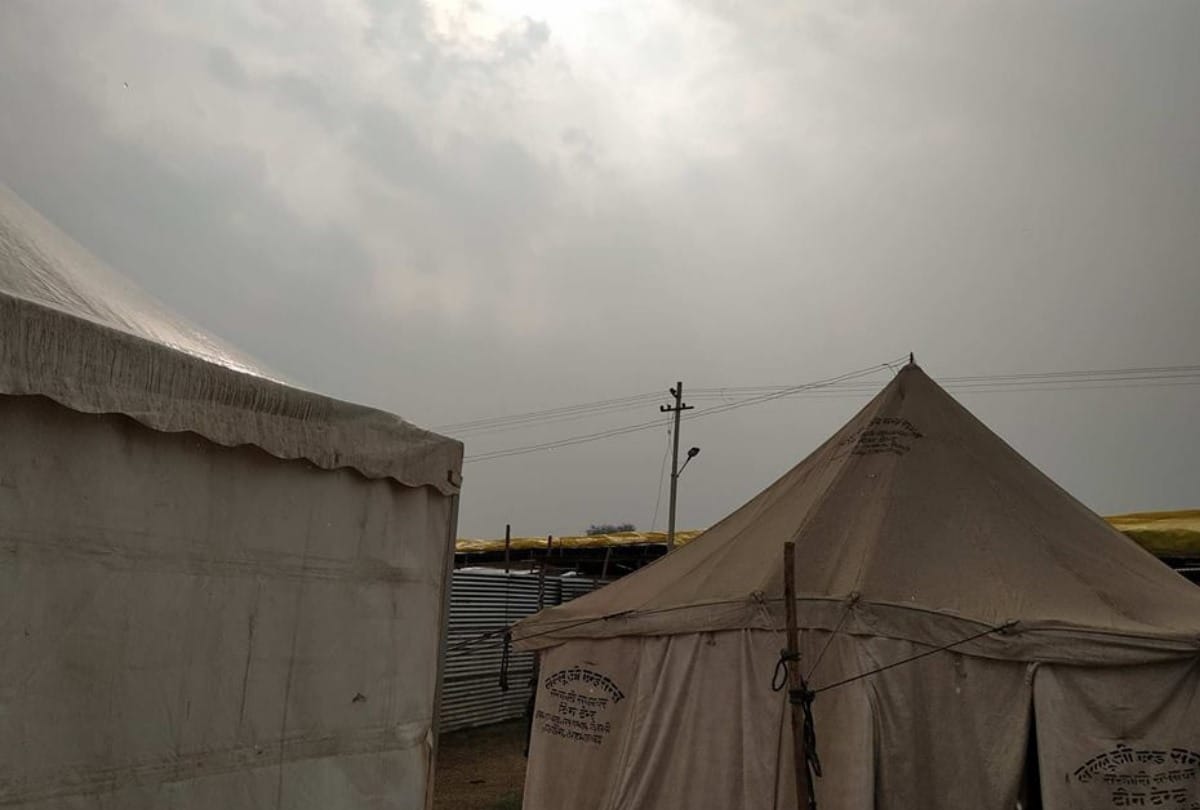 Kumbh 2019 light rain in prayagraj kumbh mela