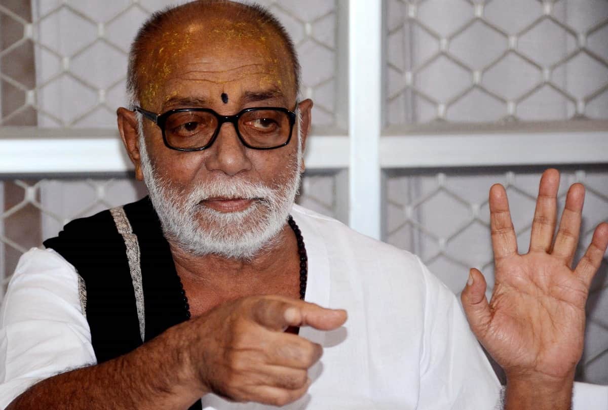 Many celebrities including Hema, Kumar Vishwas will also be included in the story of Morari Bapu